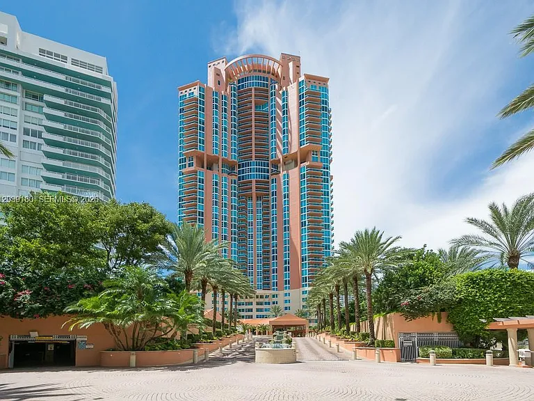 300 S Pointe Dr #1502 — Photo 36
