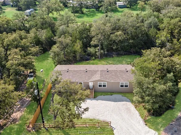 200 Water Oak St, Somerville, TX 77879