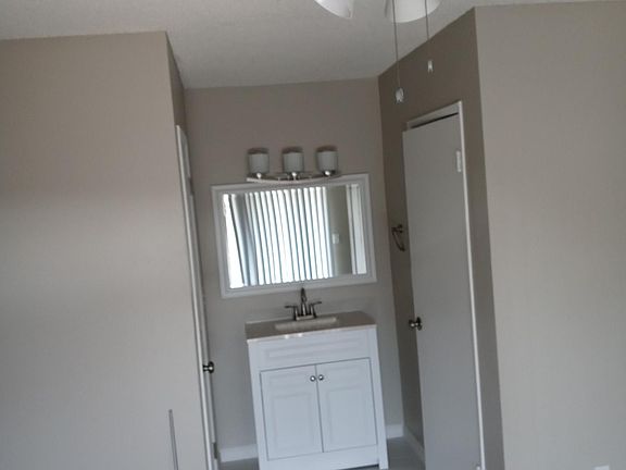 5th image of 780 W Glentana St APT 20