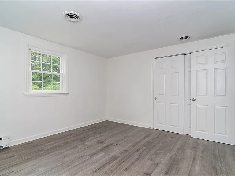 22 Wethersfield Rd — Photo 14