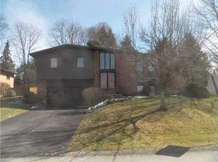 100 Volpe Dr, Monroeville, PA 15146