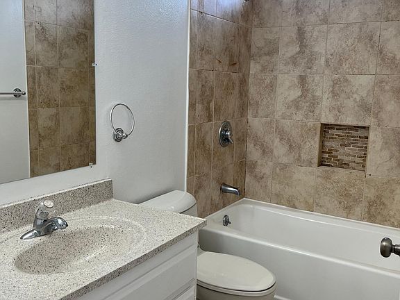 4th image of 618 N Wilmington Blvd #A