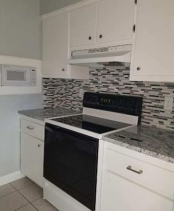 3rd image of 424 Rushmore Ave S