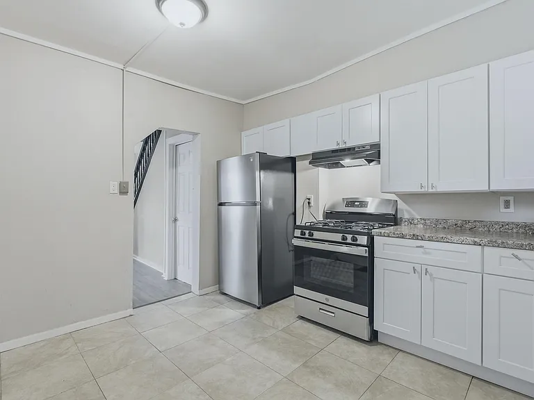 70 Van Deusen St — Photo 10
