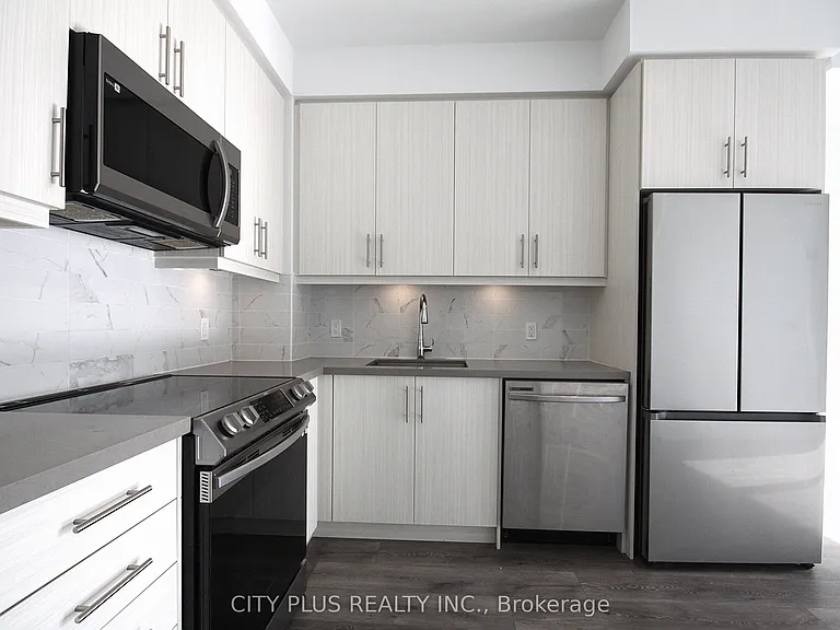 105 Oneida Cres #809 — Photo 10