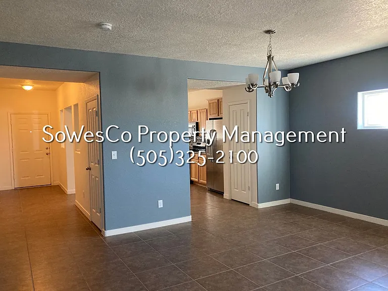 961 Katherine Ave — Photo 6