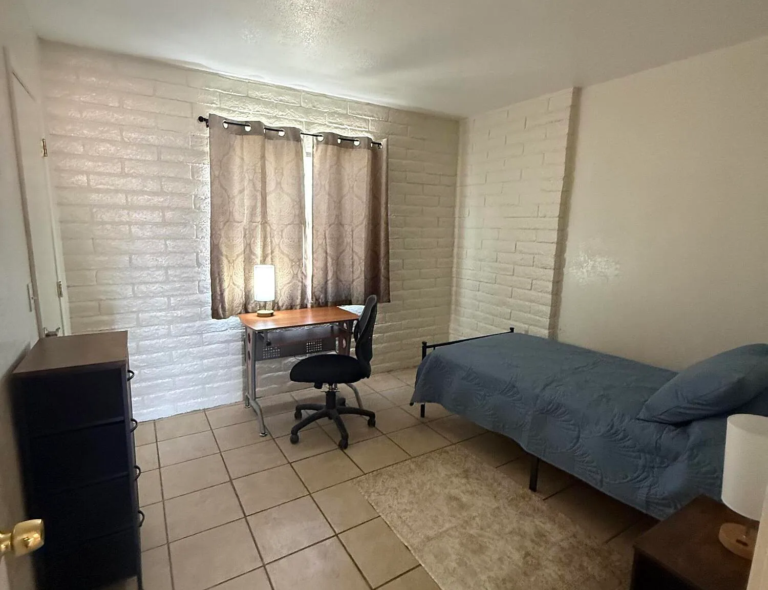 6 bed, 4.0 bath, 2607 sqft, $3,800 — Photo 2