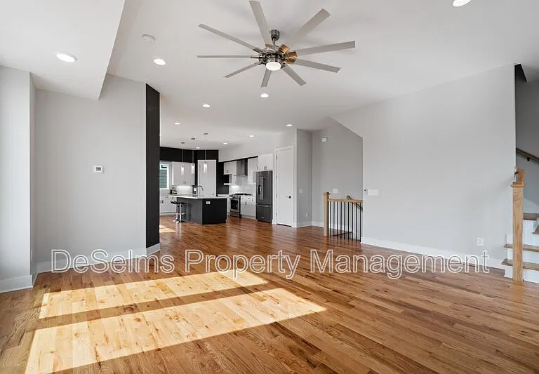 1000 Southside Ave — Photo 36
