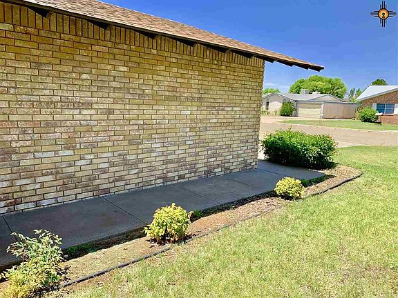 2nd image of 1725 Belvoir Cir