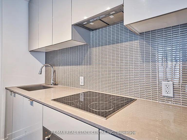 7 Grenville St #2605 — Photo 14