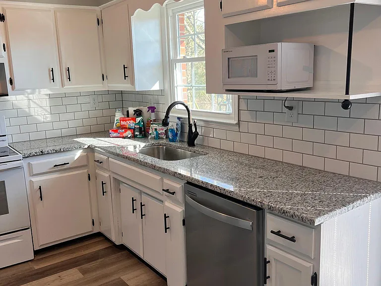 407 Knobview Dr — Photo 4