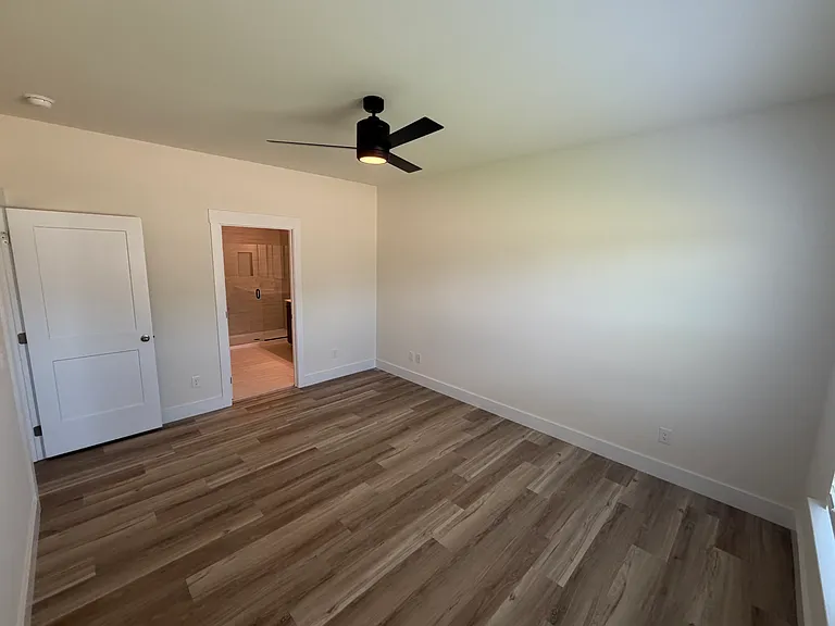 3796 Hawks Creek Dr — Photo 29