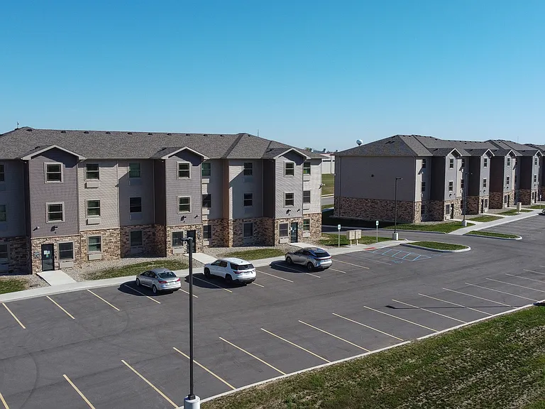 Crossroads Place Apartments — Photo 69