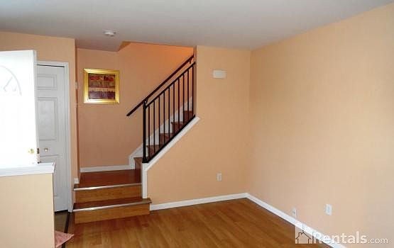 3rd image of 37558 Colonial Dr