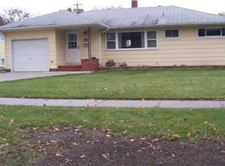 2705 9 1/2 St N, Fargo, ND 58102