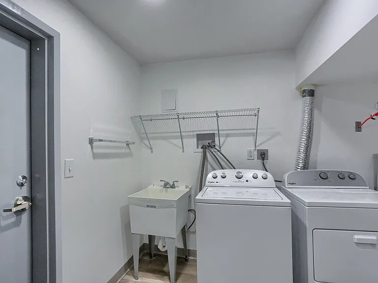 124 Kathleen Dr #2 — Photo 25