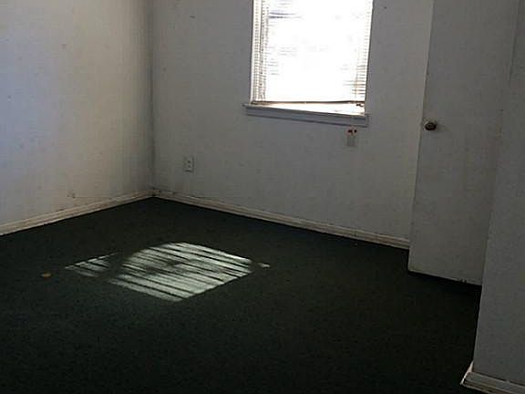 5th image of 2501 Kingsdale Dr