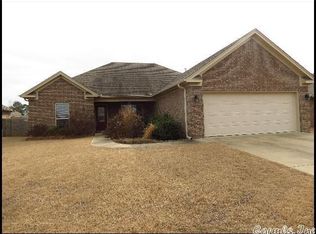 1005 Puritan Dr, Jacksonville, AR 72076