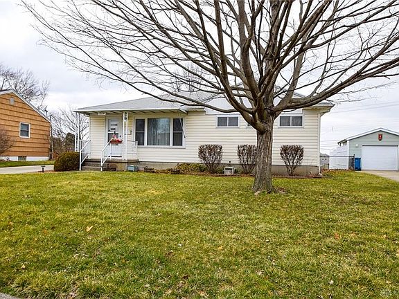 5th image of 219 Chesterfield Cir