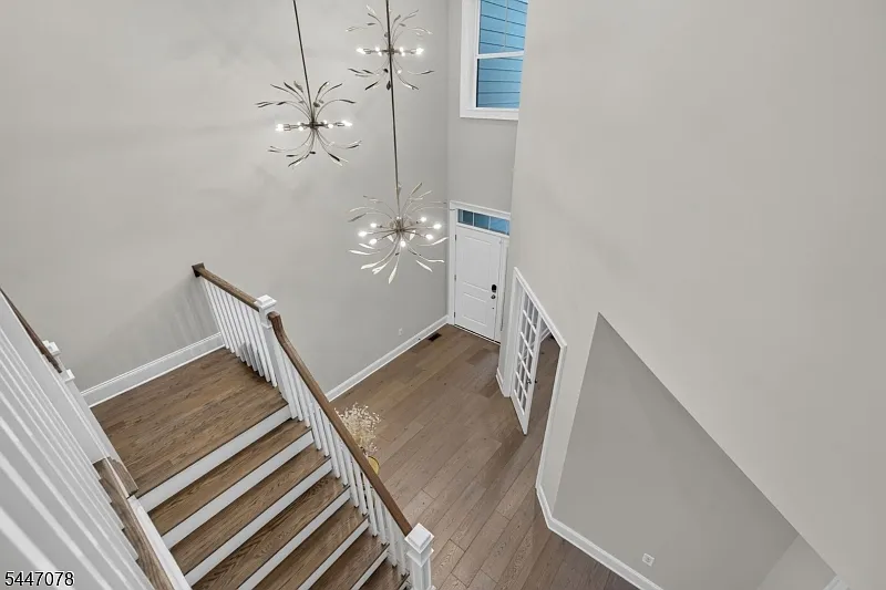 3 bed, 3.5 bath, 2783 sqft, $7,900 — Photo 3