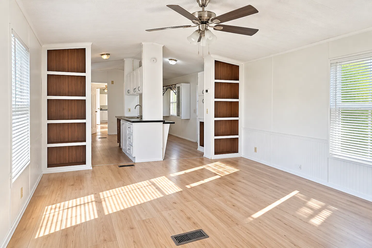 2 bed, 924 sqft, $845 — Photo 3
