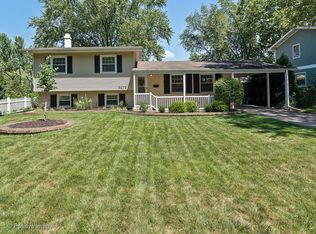 5625 Elm St, Lisle, IL 60532