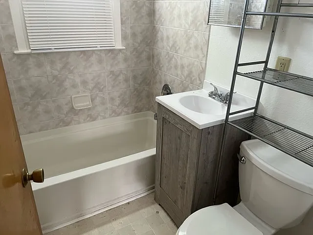 438 S Kimball St #1 — Photo 5