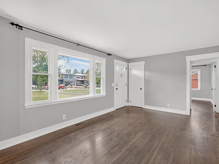 544 Watsonwood Dr — Photo 3