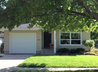 403 5th Ave, Decorah, IA 52101