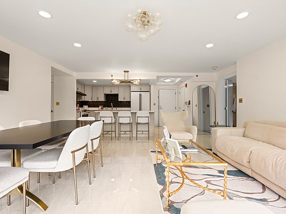 5th image of 165 Tremont St Unit 302