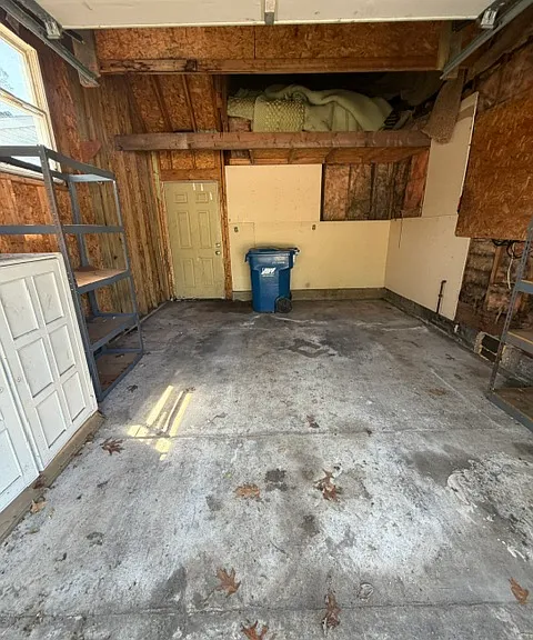 724 Elizabeth St — Photo 14