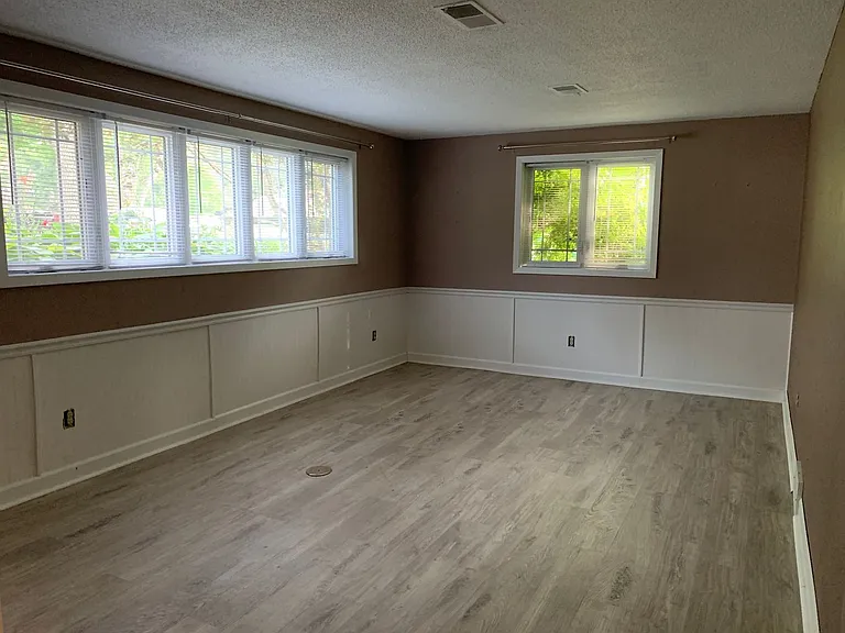570 Roberts St SW — Photo 22