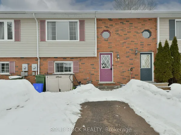 34 Northbrook Rd, Petawawa, ON K8H 3N5