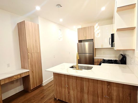 2nd image of 232 Van Horne St #2A