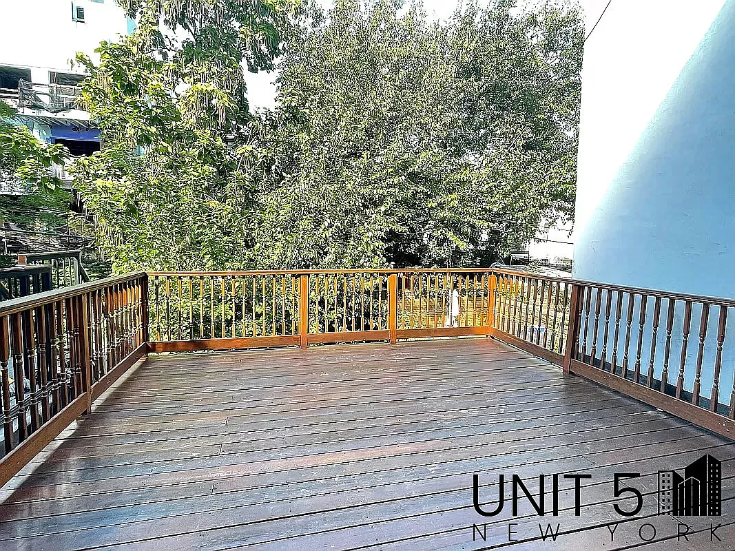 293 Vanburen Street — Photo 1