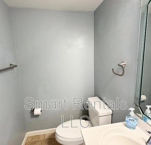 2705 Laclede Station Rd — Photo 8