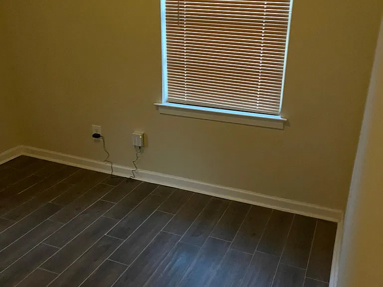 6455 Waverly Dr N — Photo 24