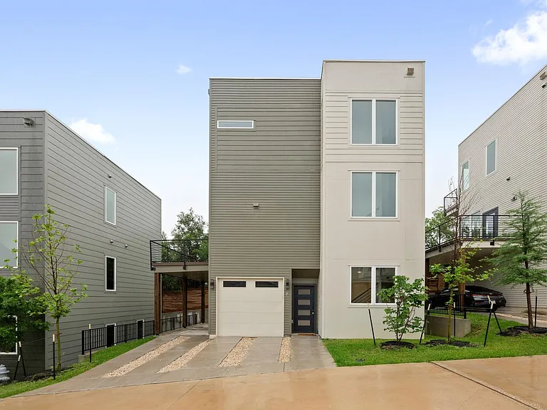 2309 Montopolis Dr #7 — Photo 1