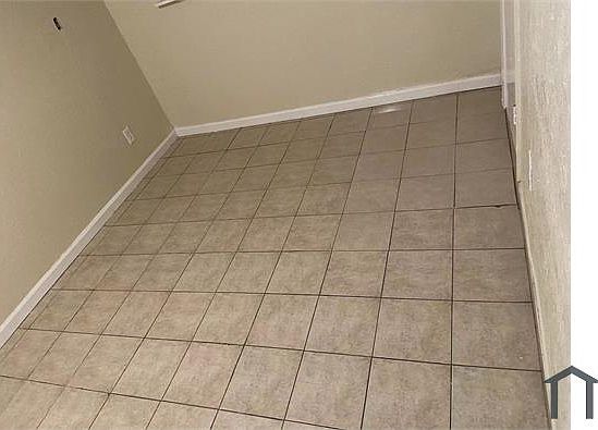 5th image of 705 Pinehurst Dr
