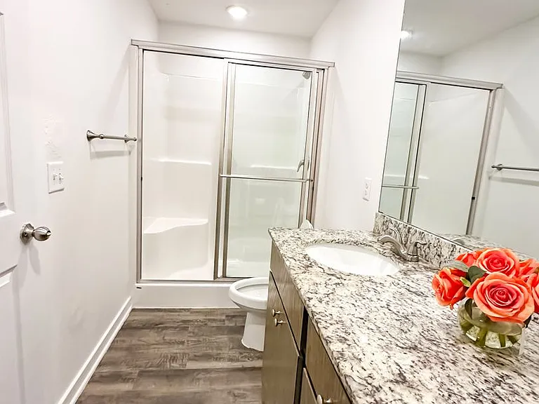 325 Westbrook Ct — Photo 9