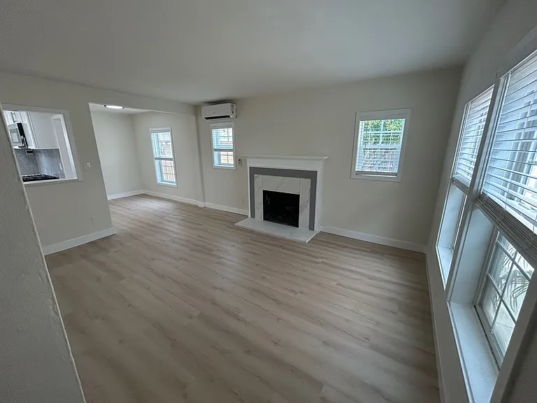 4002-6 Florida Street Apartments — Photo 20