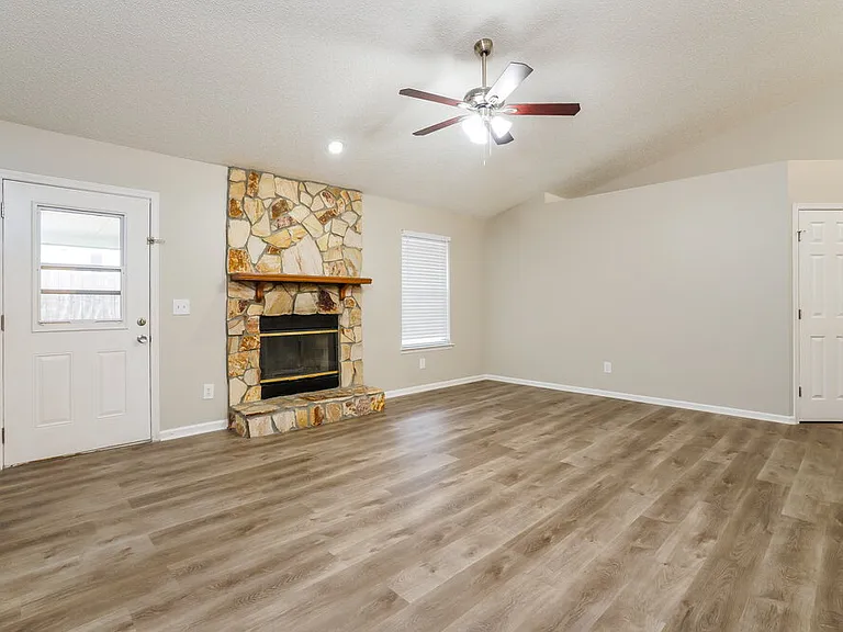 3298 Deerfield Pointe Dr — Photo 5
