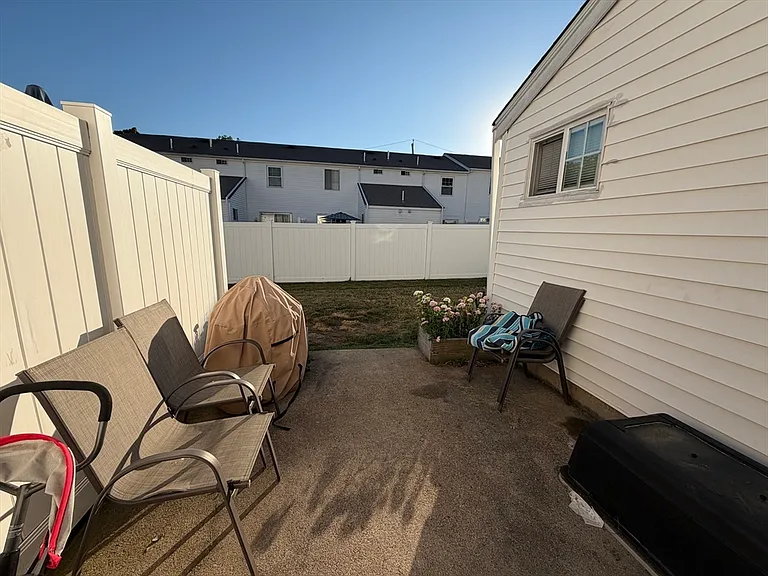 6 Ba Dr #E — Photo 12