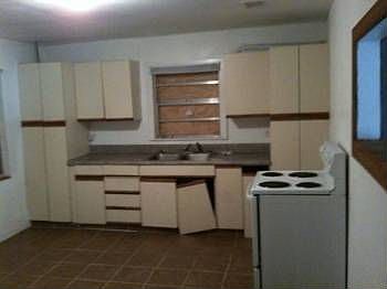 3rd image of 3306 E Ellicott St