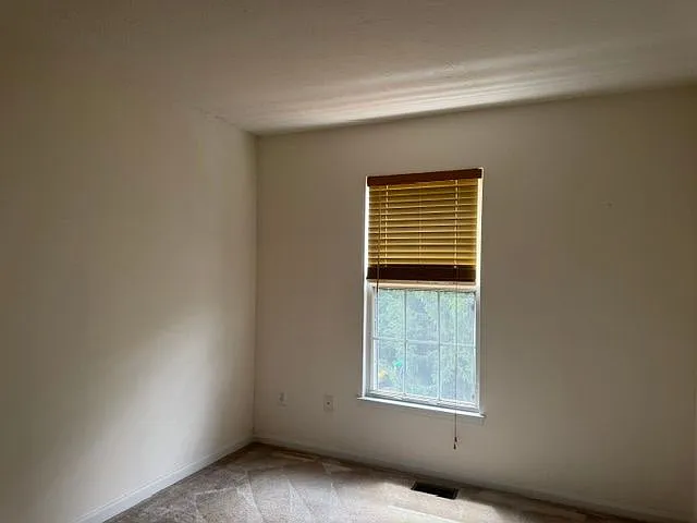 3 bed, 2.5 bath, 1850 sqft, $2,200 — Photo 4
