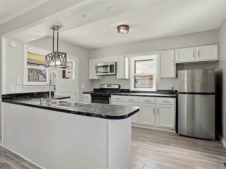 723 Union Ave — Photo 7