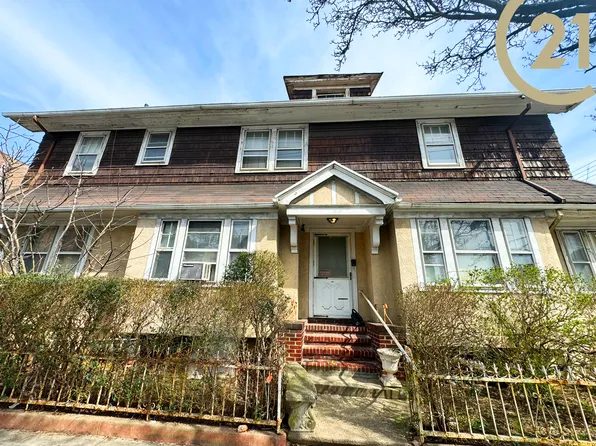 1595 East 13th Street image 2 of 4