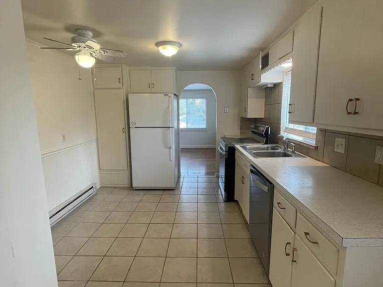 1127 W Mulberry St — Photo 5