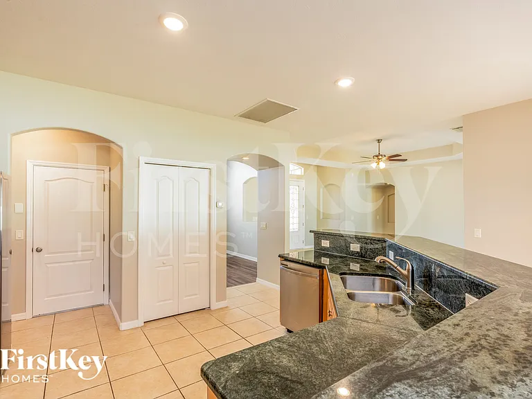 2081 Nuremberg Blvd — Photo 9