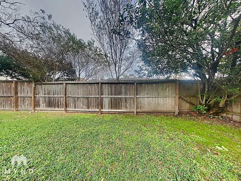 2103 Woodland Springs St — Photo 25